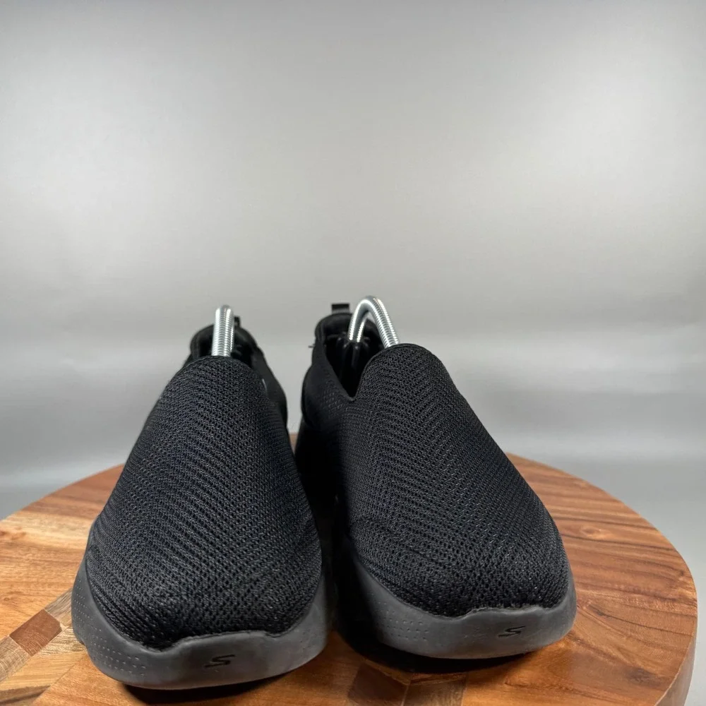 Skechers good used